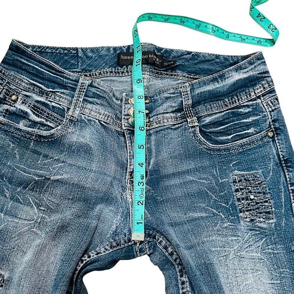 Twentyone Black by Rue 21 Med Wash Distressed Curvy Low Rise Skinny Jeans - 11 - Picture 12 of 14